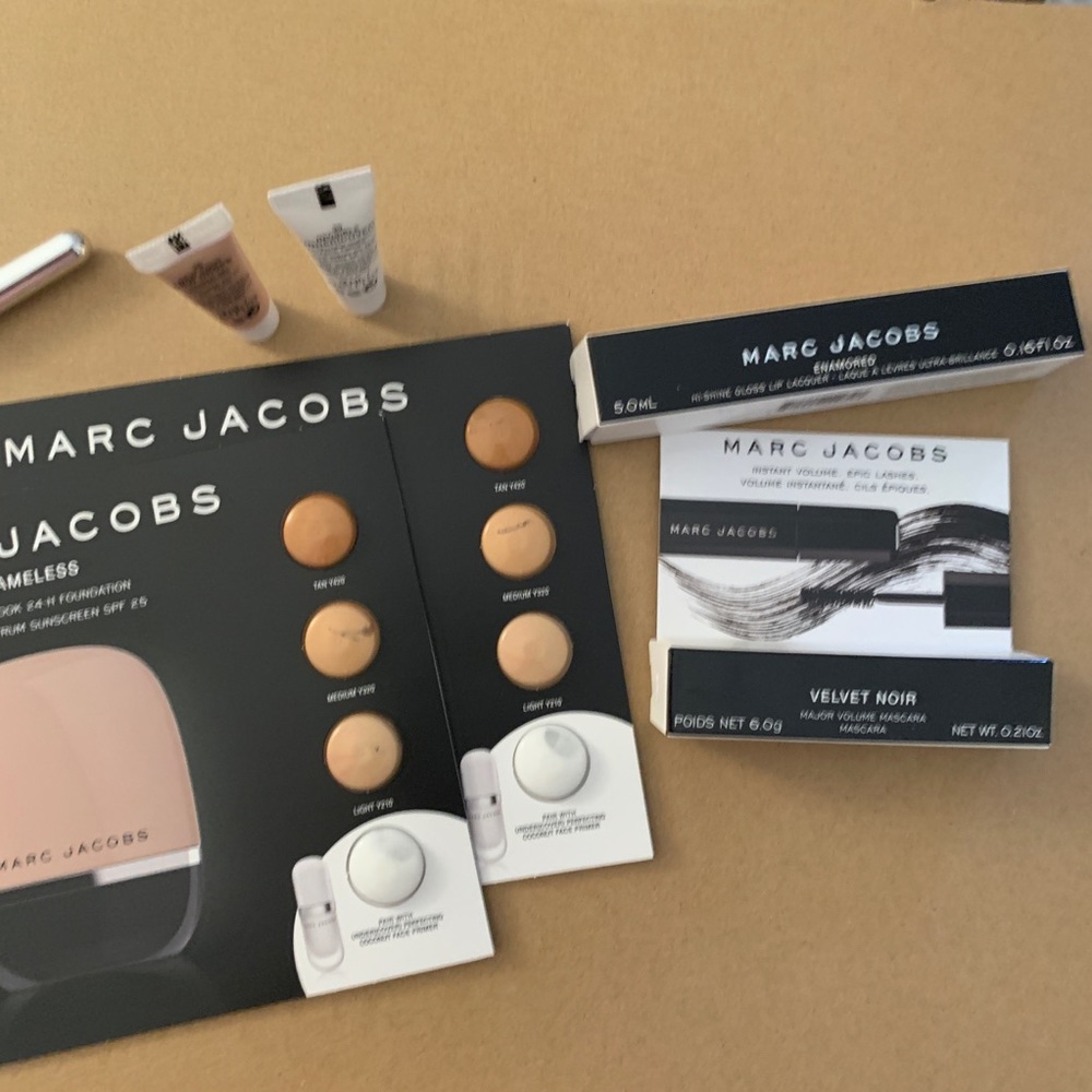 Marc Jacobs Makeup Pouch and samples